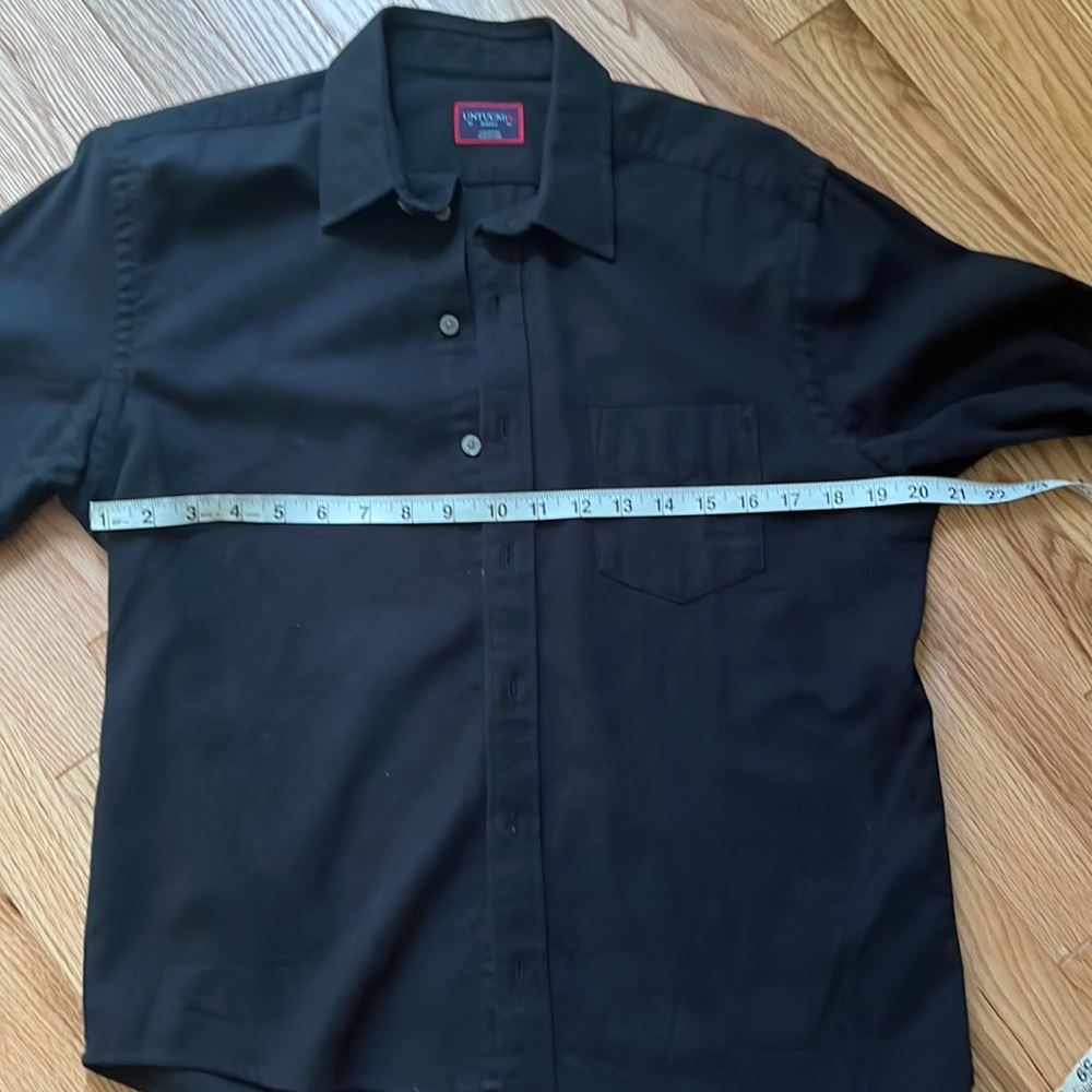 Untuckit long slv button up shirt, great cond small. See measurements in pics.
